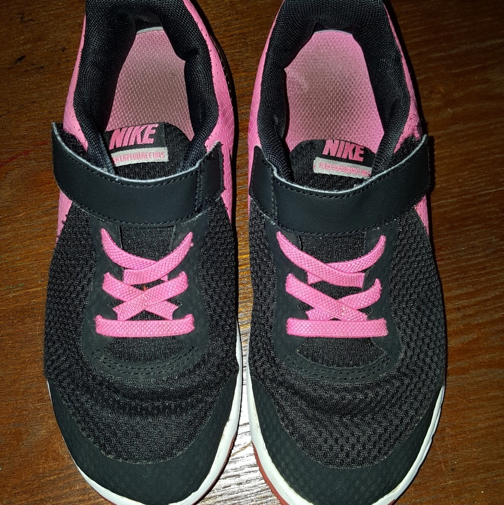 Girls Nikes